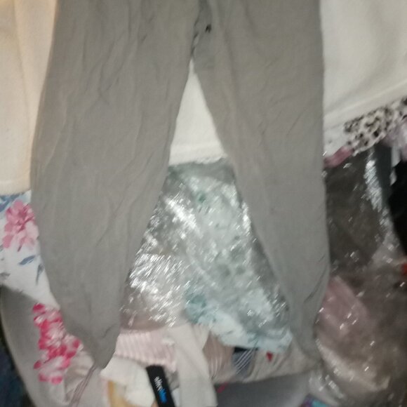 Joggers - Picture 2 of 9